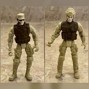 Chap Mei Military Soldier Posable Action Figure Small Toys Set of 2